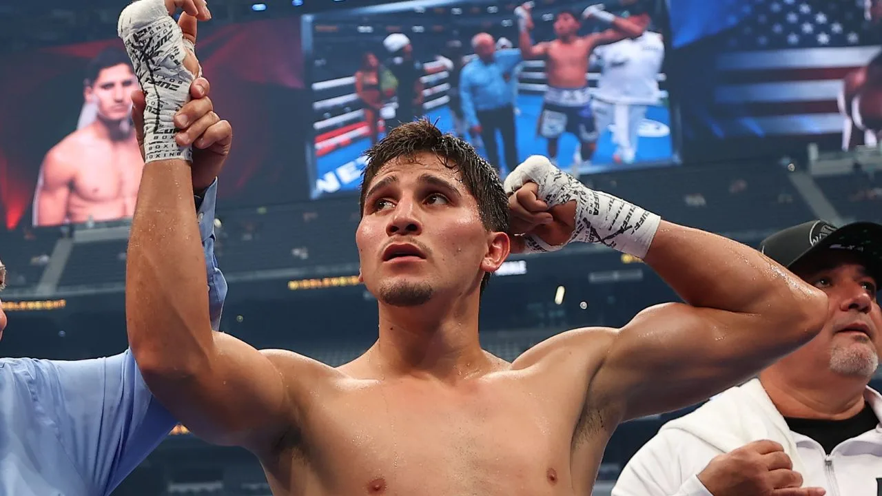 Marco Verde, peleador mexicano. 