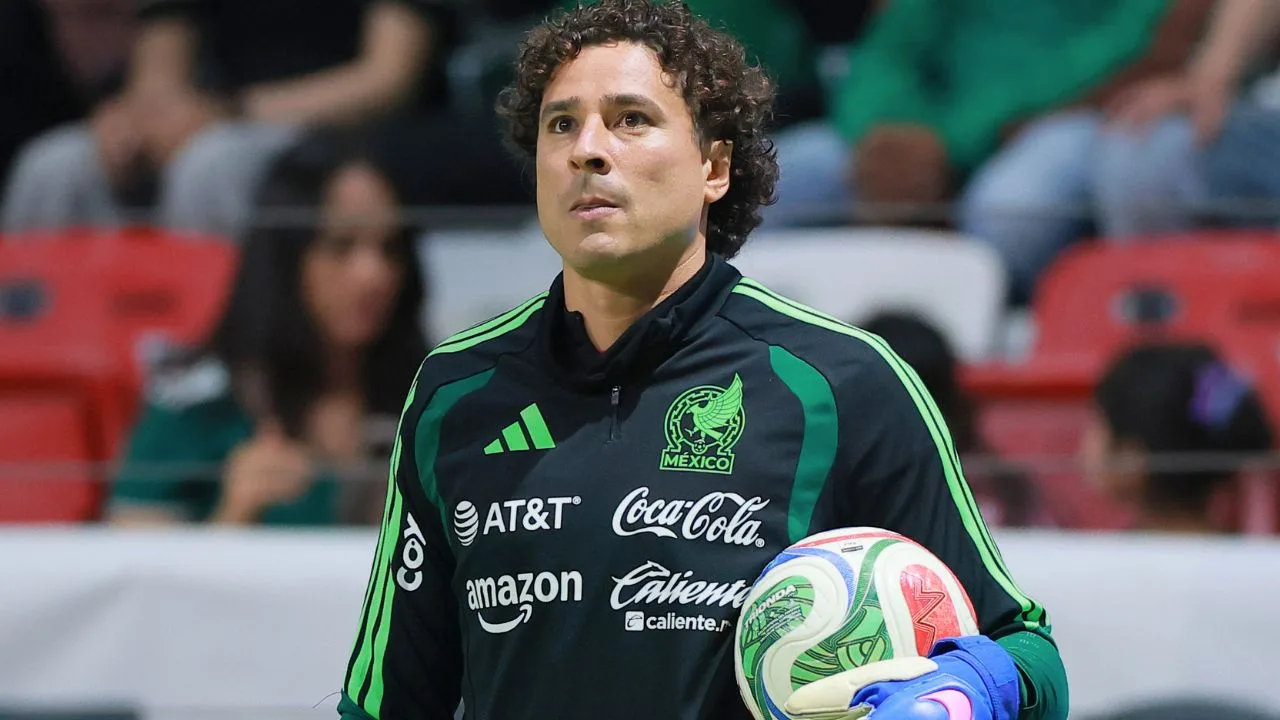 Por qué Memo Ochoa no utiliza el Legacy Patch como Cristiano Ronaldo y Messi. 