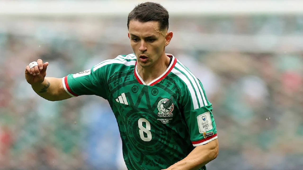 Álvaro Fidalgo, jugador del Real Betis y Selección Mexicana.