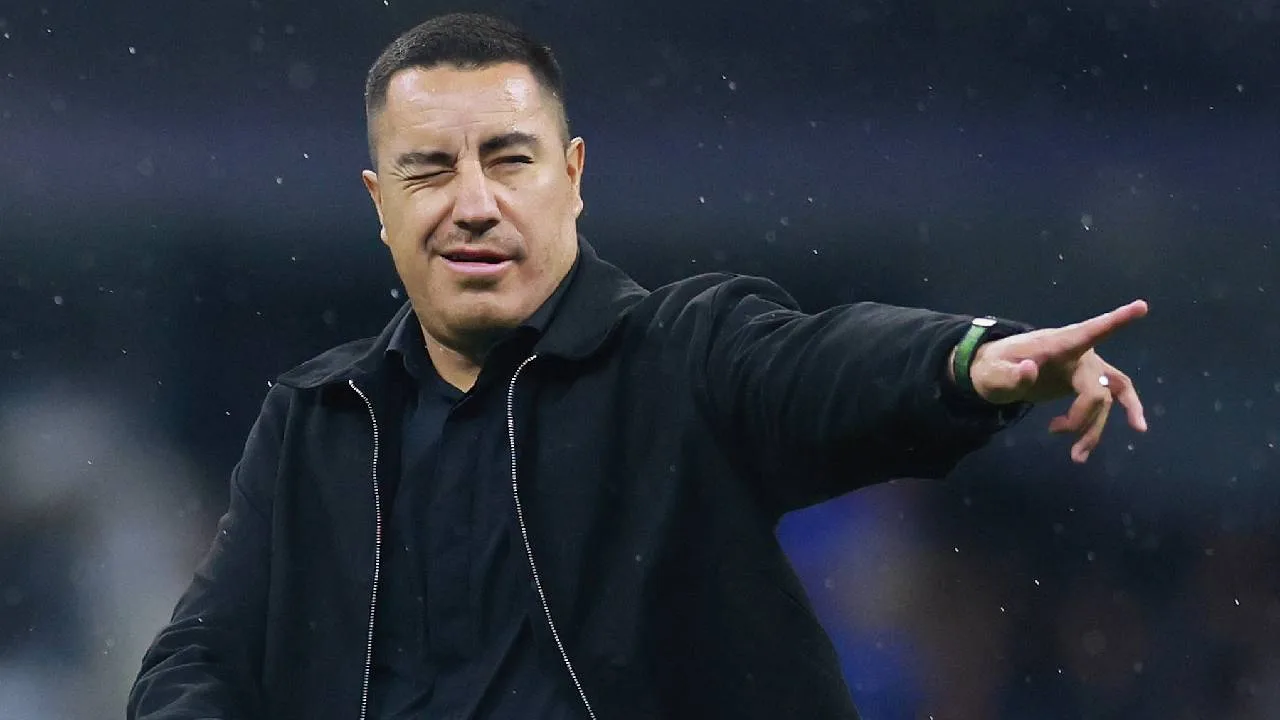 Efraín Juárez, técnico mexicano.