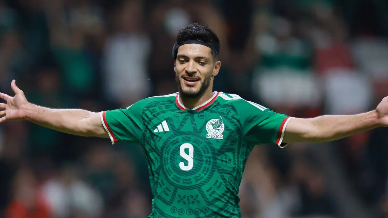 Raúl Jiménez, jugador de la Selección Mexicana. 