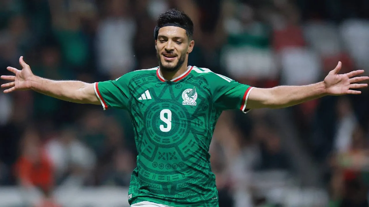 Raúl Jiménez, delantero de la Selección Mexicana.