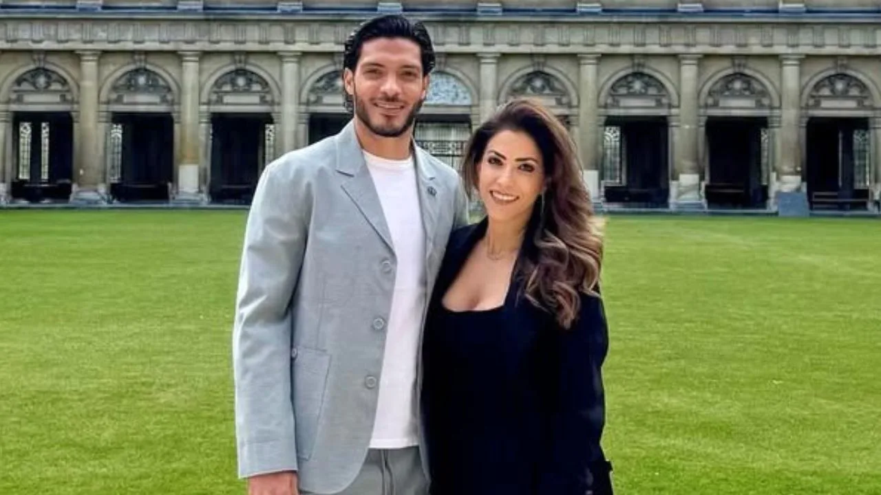Pareja de Raúl Jiménez denuncia agresión a su familia en pleno México vs Chequia.