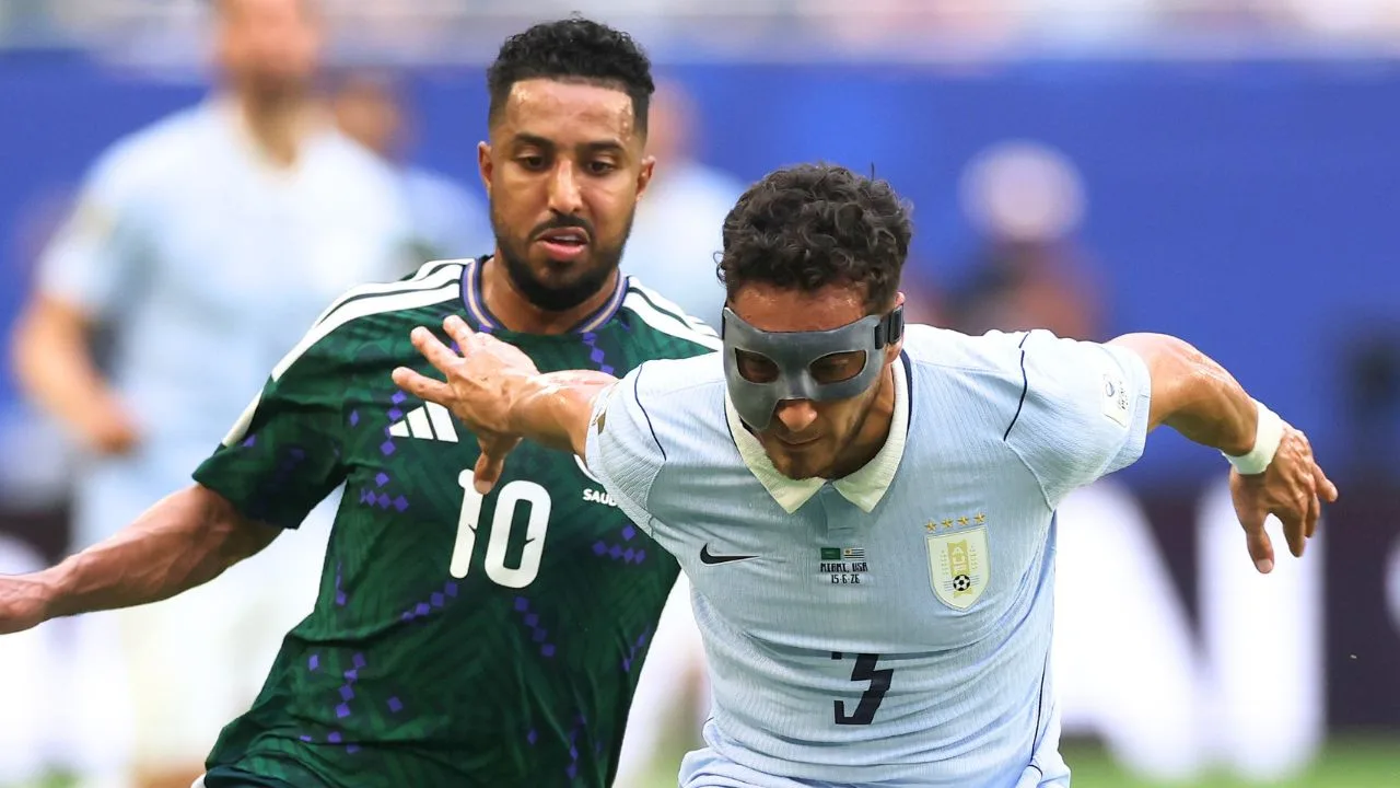 Mundial 2026: Por qué Sebastián Cáceres de América usó una máscara protectora en el partido Arabia Saudita vs Uruguay Mundial 2026: Por qué Sebastián Cáceres de América usa una máscara protectora en el partido Arabia Saudita vs Uruguay.