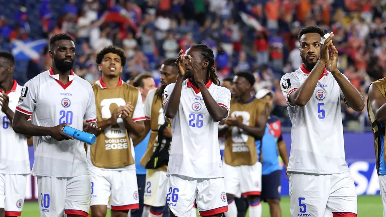 La selección de futbol de Haití en su debut ante Escocia. 