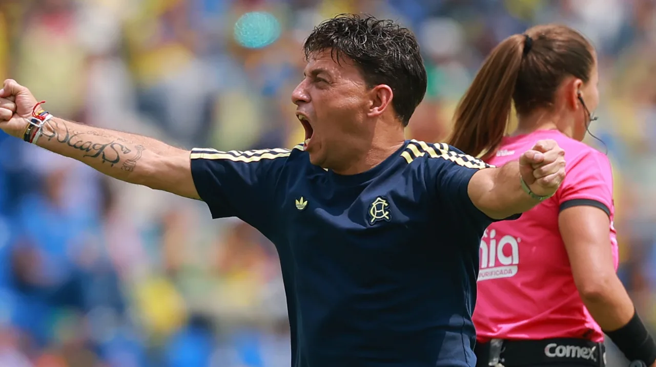 Ángel Villacampa, América Femenil