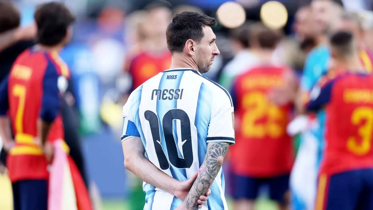 Argentina vuelve a quedar en evidencia por su falta de respeto a España en los festejos del título del Mundial 2026 Argentina dio la espalda al festejo de España.