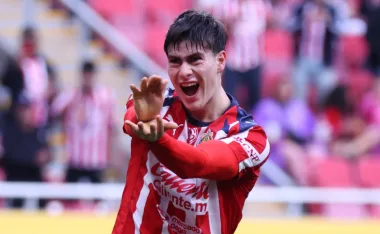 Armando González, Chivas