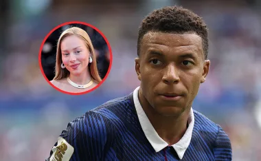 Kylian Mbappé, Ester Expósito