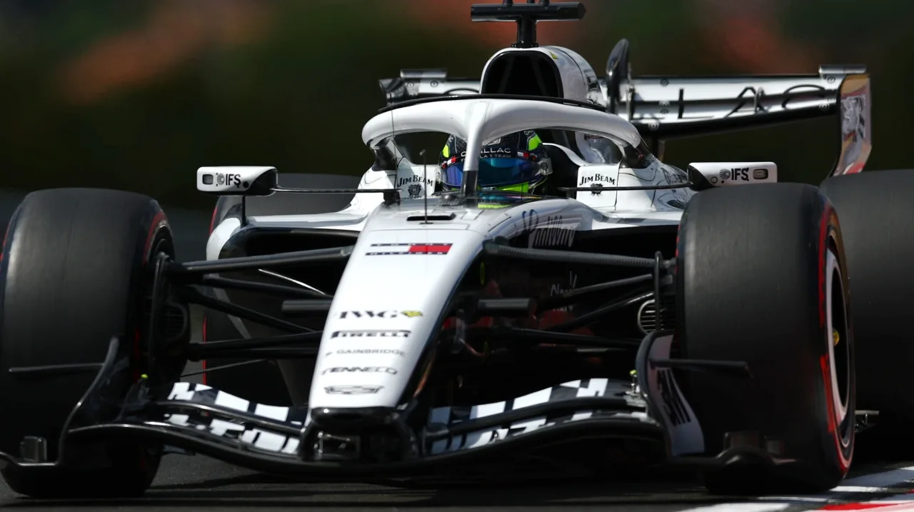 Sergio 'Checo' Pérez, piloto mexicano de Cadillac, durante el Gran Premio de Hungría.