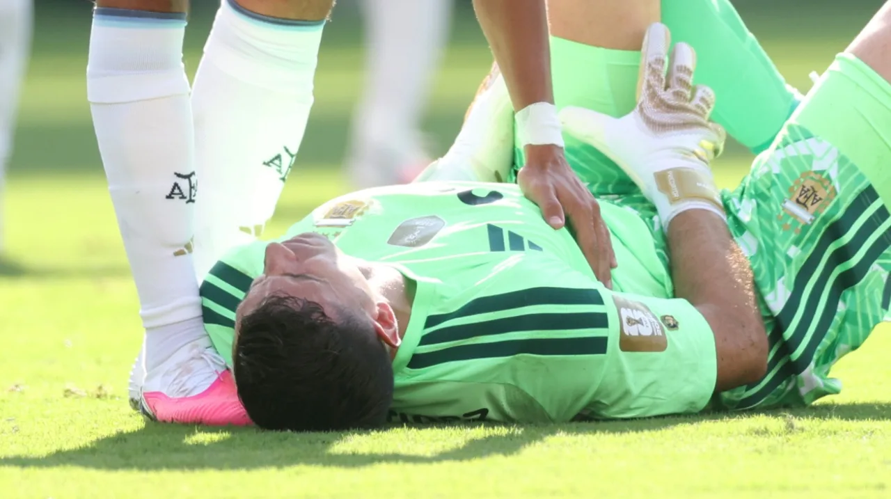 Dibu Martínez, Final del Mundial España vs Argentina 