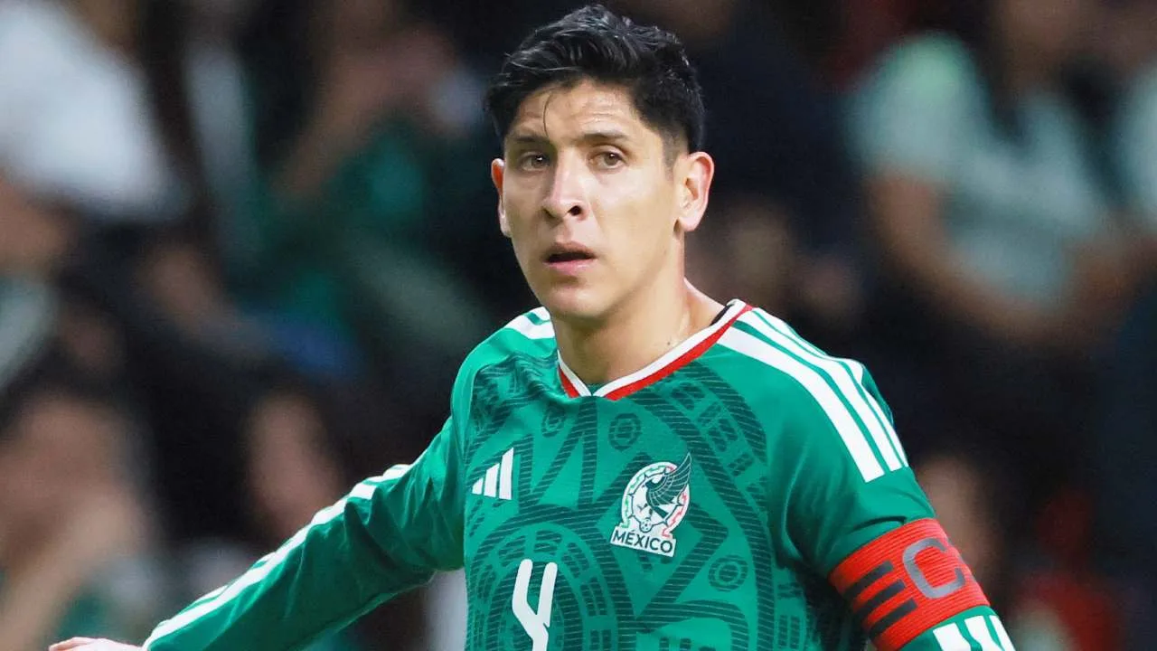 Edson Álvarez es buscado por Ajax y Real Sociedad