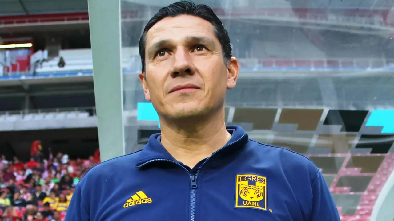 Hernán Elizondo dirigirá de forma interina al primer equipo de Tigres.