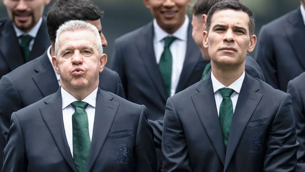 Rafael Márquez es DT México, Guardado es duda