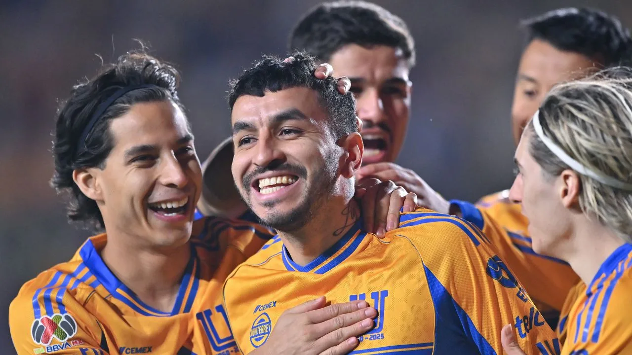 Ángel Correa y Tigres viven un drama. 