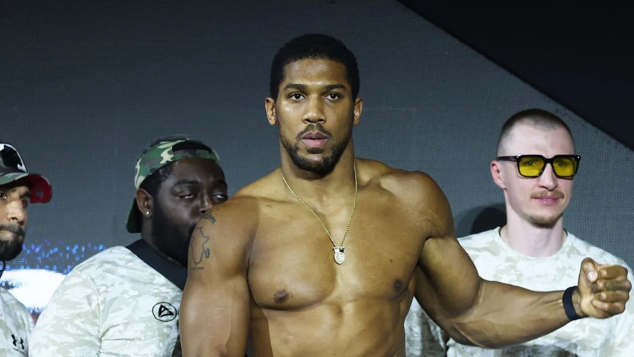 Anthony Joshua, peleador de peso completo. 