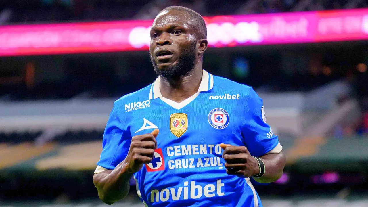 Christian Ebere podría salir de Cruz Azul en pleno Apertura 2026 ante interés de club de Brasil.