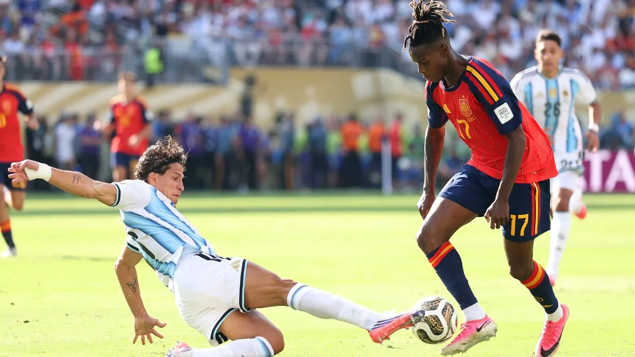 Polémica en la Final del Mundial 2026: anulan gol a España por supuesta falta en área de Argentina.