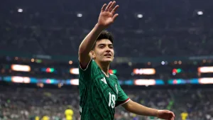 Gilberto Mora no tiene ni INE pero ya estrenó un carrazo de lujo: Qué modelo es y cuánto cuesta