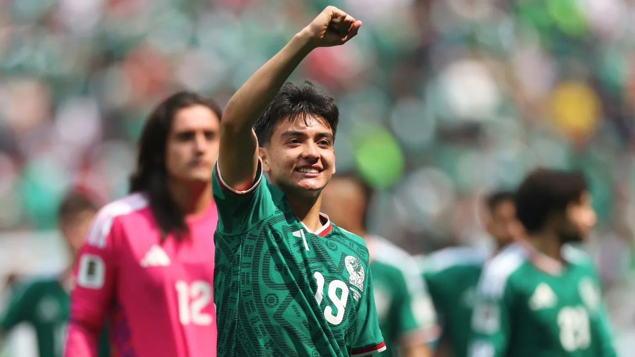 Qué licenciatura estudiará Gilberto Mora tras el Mundial 2026 y en qué universidad.