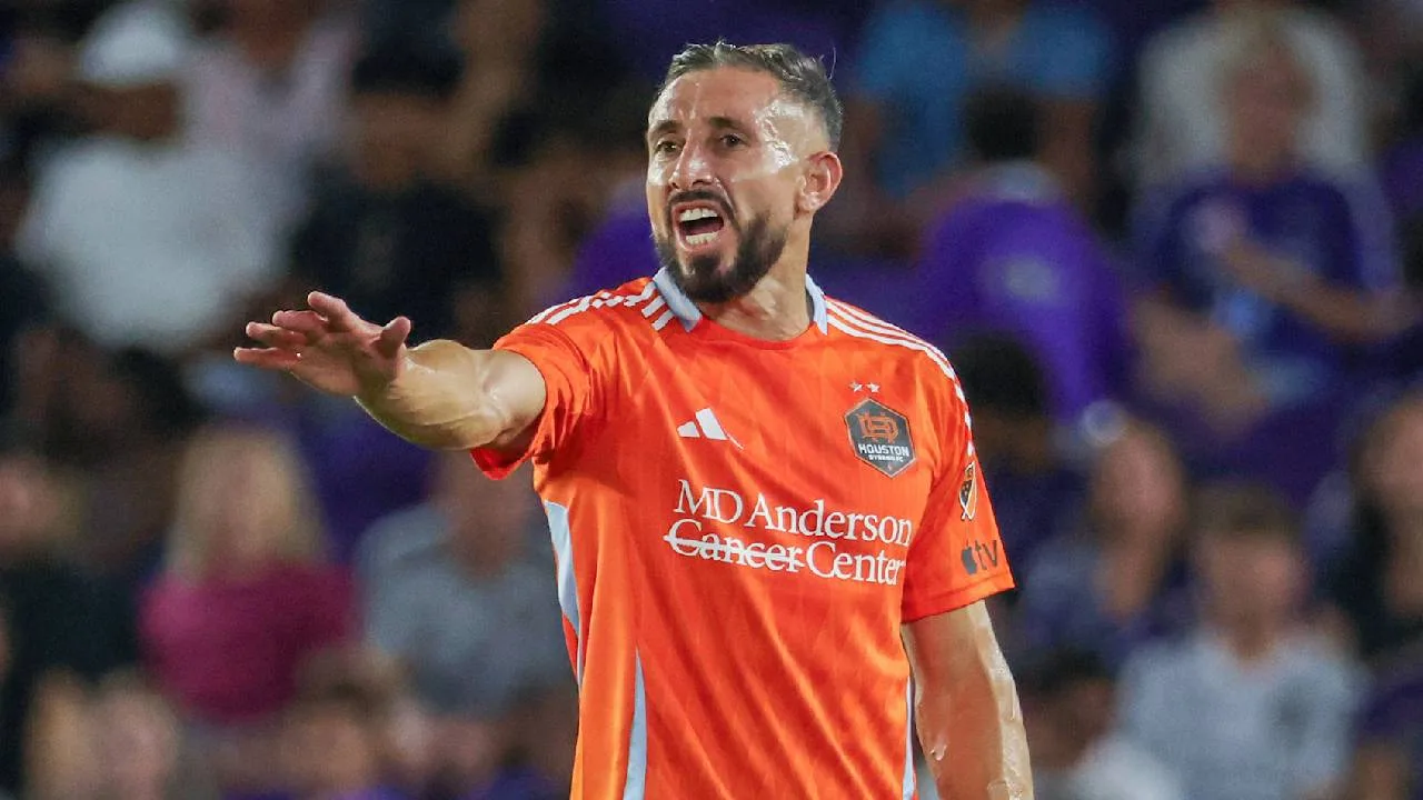Héctor Herrera marcó un golazo.