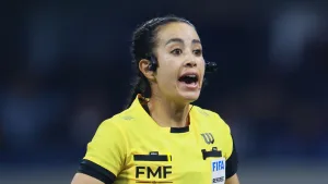 Katia Itzel regañó a Tagliafico de Argentina para evitar que se rompiera una regla nueva del Mundial 2026