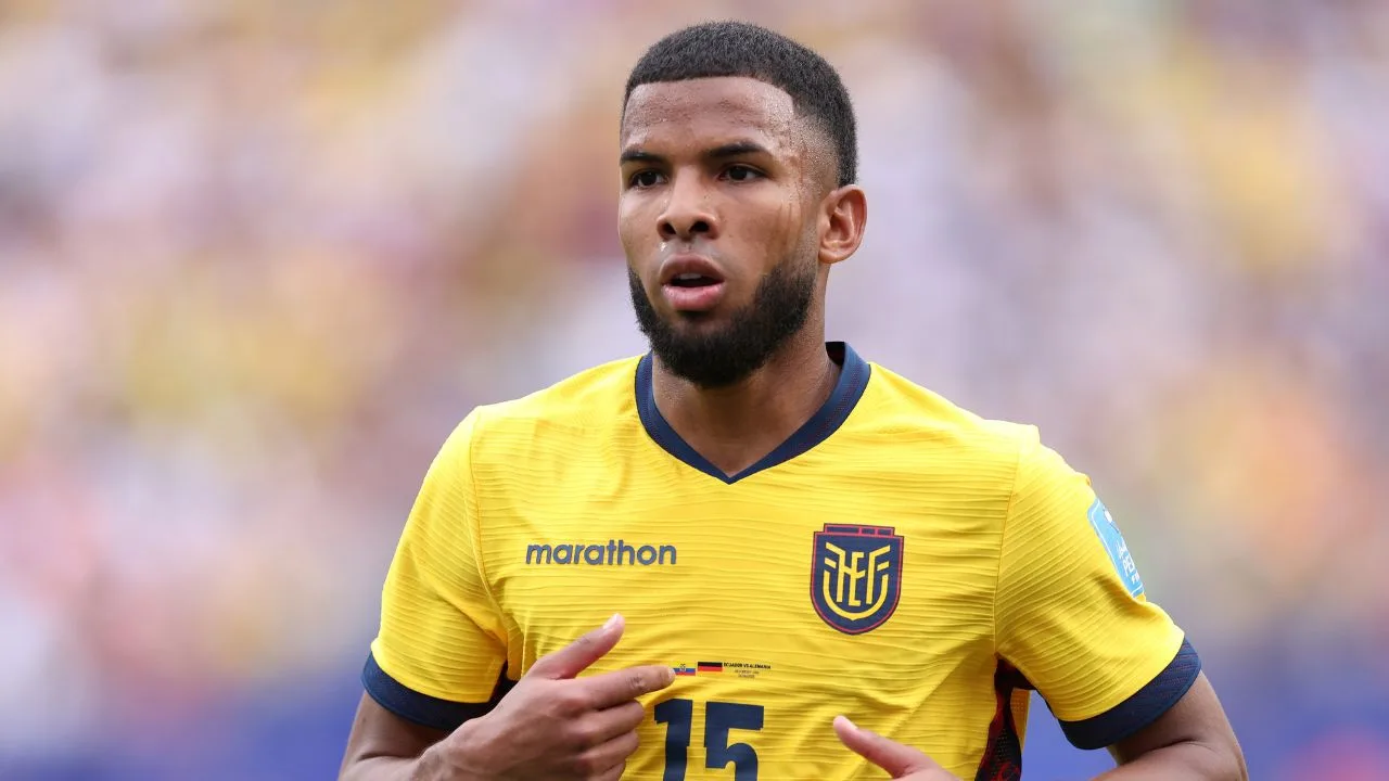 Pedro Vite, estrella de la selección de futbol de Ecuador, y figura de Pumas. 