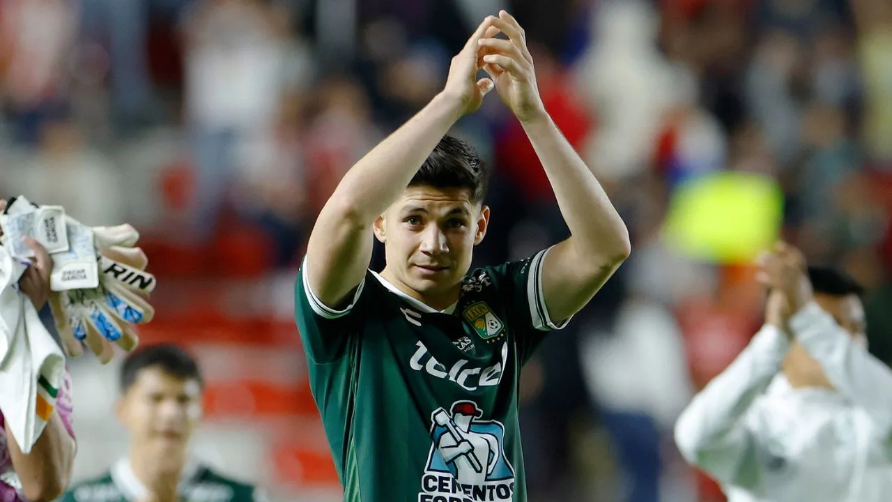 Plátano Alvarado sufrió un fuerte percance en el duelo de Tijuana vs León. 