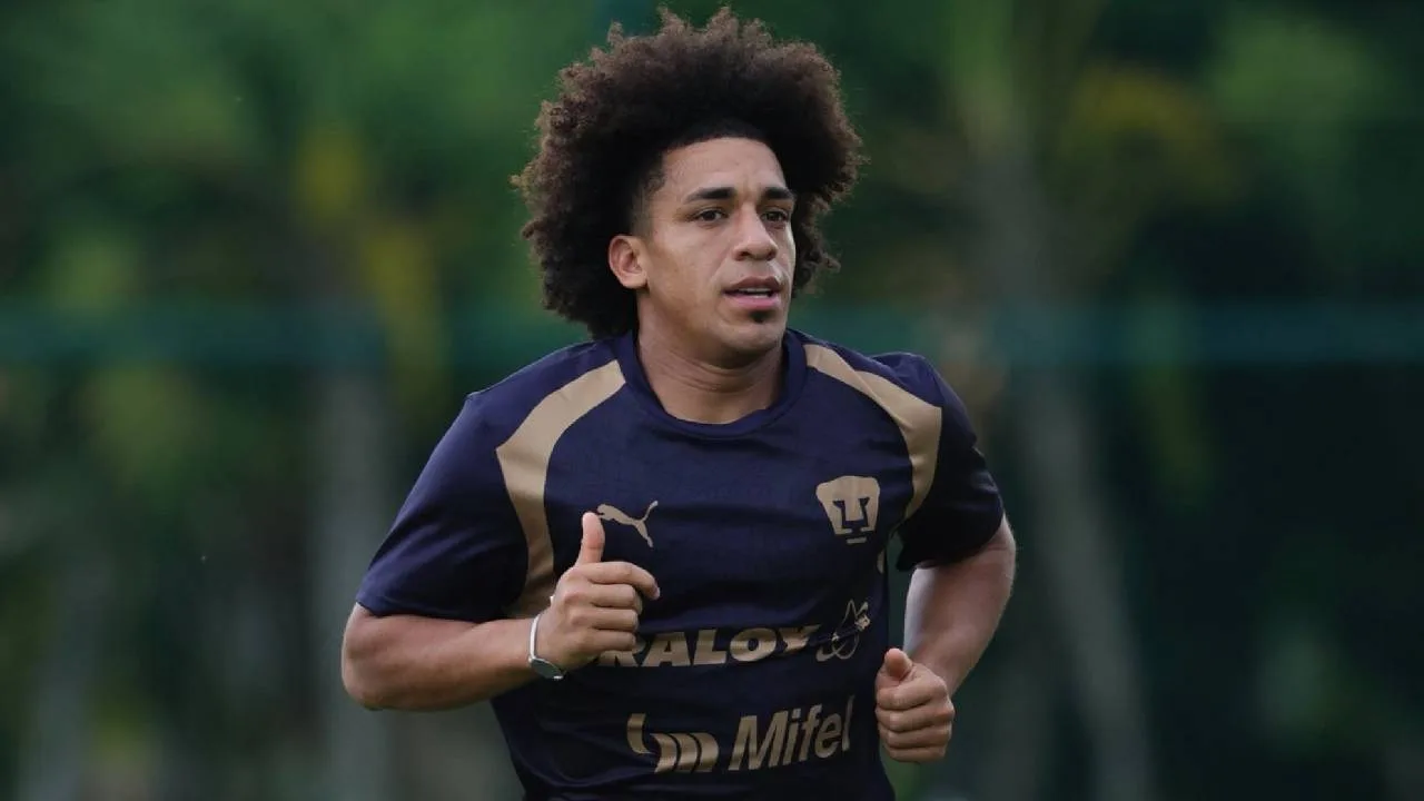 Adalberto Carrasquilla, jugador de Pumas.
