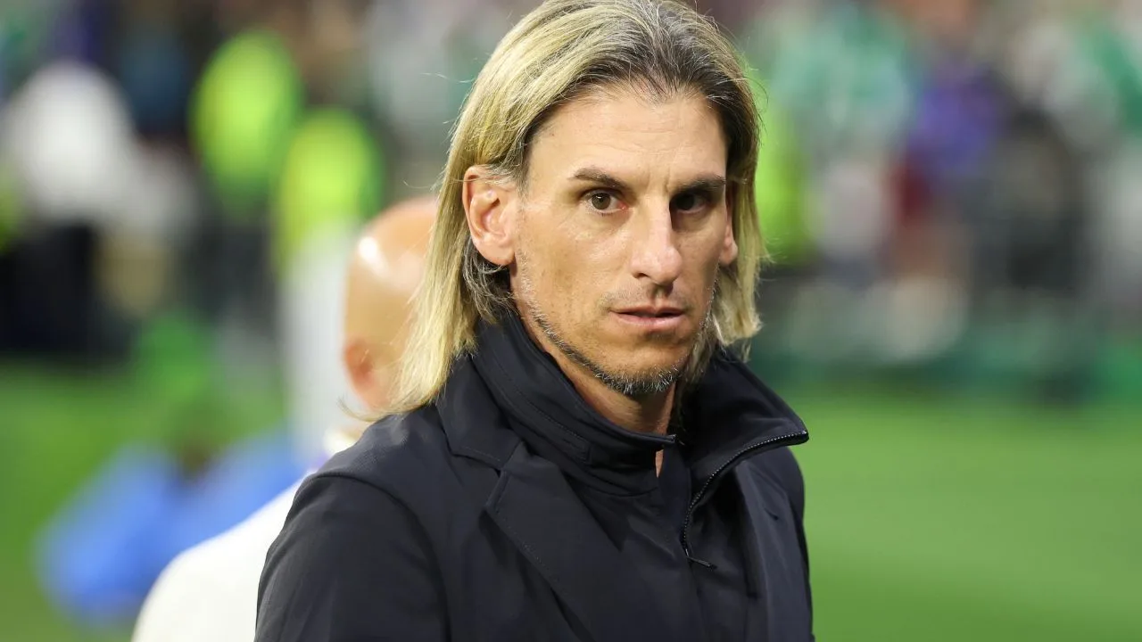 Sebastián Beccacece, ex DT de Ecuador, revela la verdad sobre supuestas amenazas en duelo vs México.