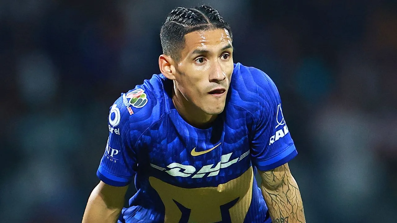 Qué le pasó y por qué no juega Uriel Antuna con Pumas vs Pachuca de la J1 del Apertura 2026.