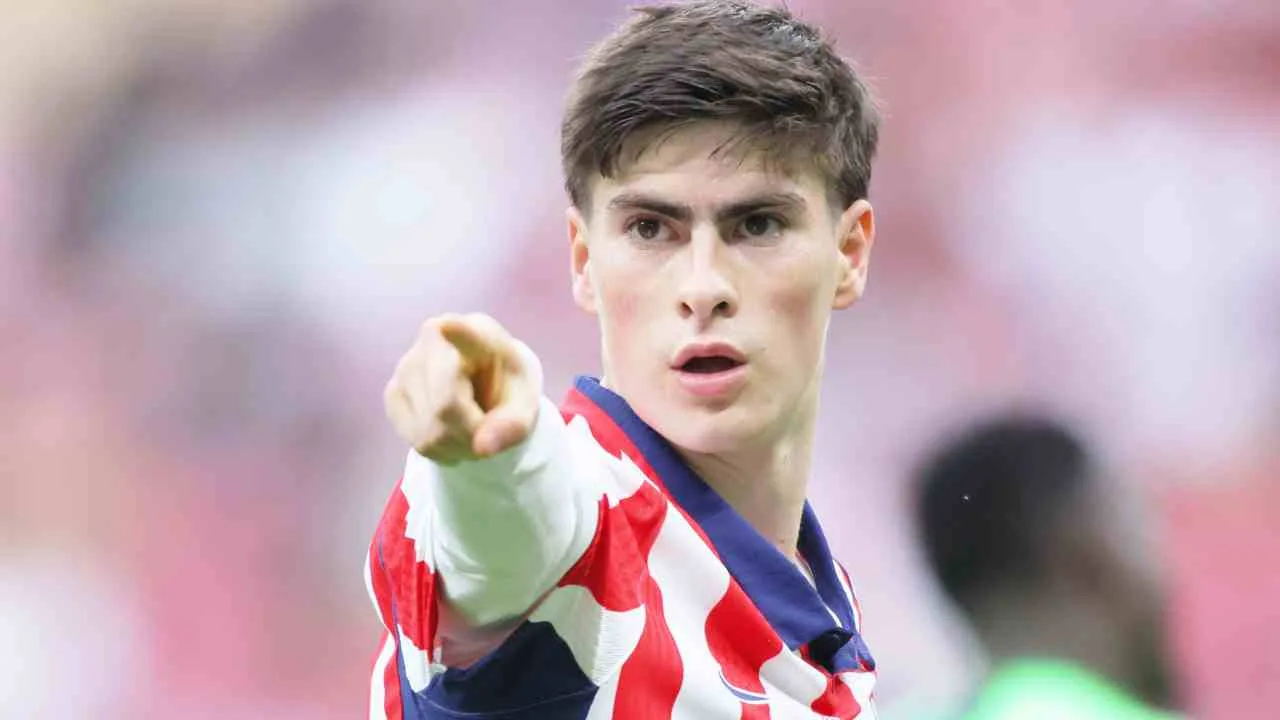 Hormiga González promete a chivas volver a jugar con ellos 