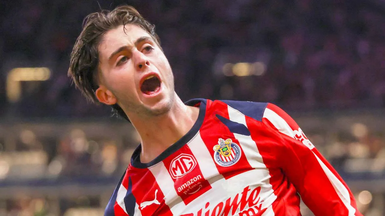 New York Red Bulls busca llevarse a Brian Gutiérrez de Chivas.
