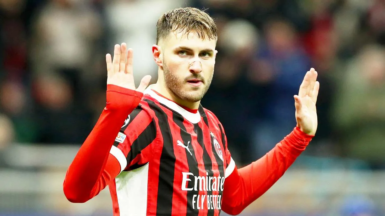 Santiago Giménez tendría acuerdo con el Porto para dejar al AC Milan