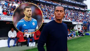 La sorpresiva decisión de Joel Huiqui con Erik Lira en medio de las ofertas para sacarlo de Cruz Azul