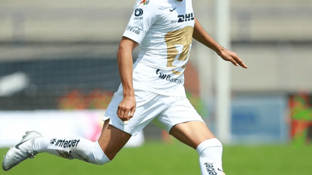 Se formó en Pumas y hoy no tiene club.
