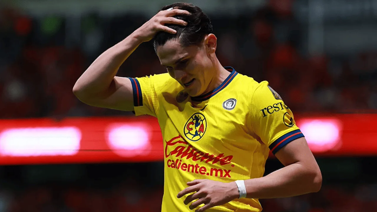 Reyes sigue apuntando al extranjero.