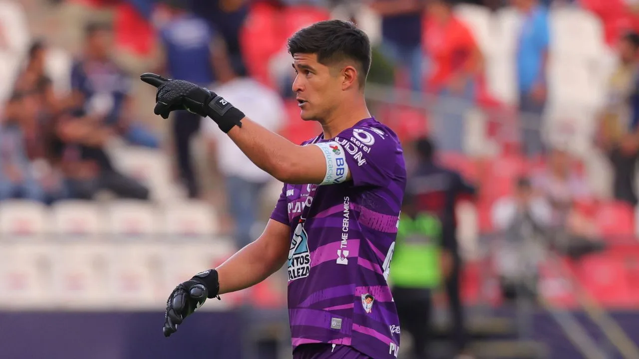 A lo Calero, Carlos Moreno anota agónico gol con Pachuca vs Atlético de San Luis y así reaccionó Benjamín Mora.