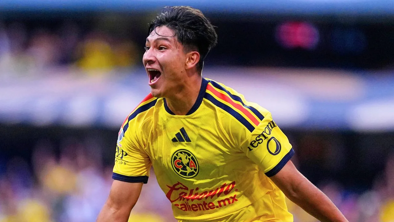 Diego Arriaga protagoniza emotivo momento con su familia tras anotar su primer gol con América.
