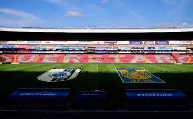 Querétaro y Tigres se miden en el Estadio La Corregidora.