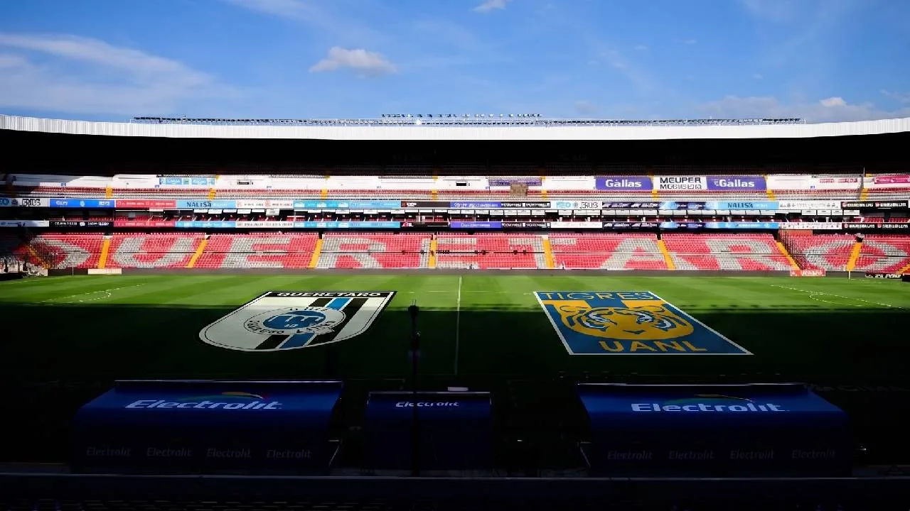 Querétaro y Tigres se miden en el Estadio La Corregidora.