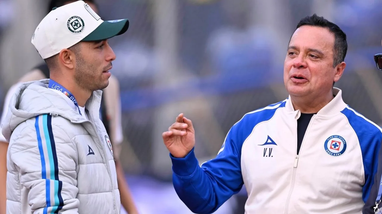 Víctor Velázquez, presidente de Cruz Azul, confirma traspaso de Erik Lira al AS Mónaco Víctor Velázquez, presidente de Cruz Azul, confirma traspaso de Erik Lira al Mónaco.