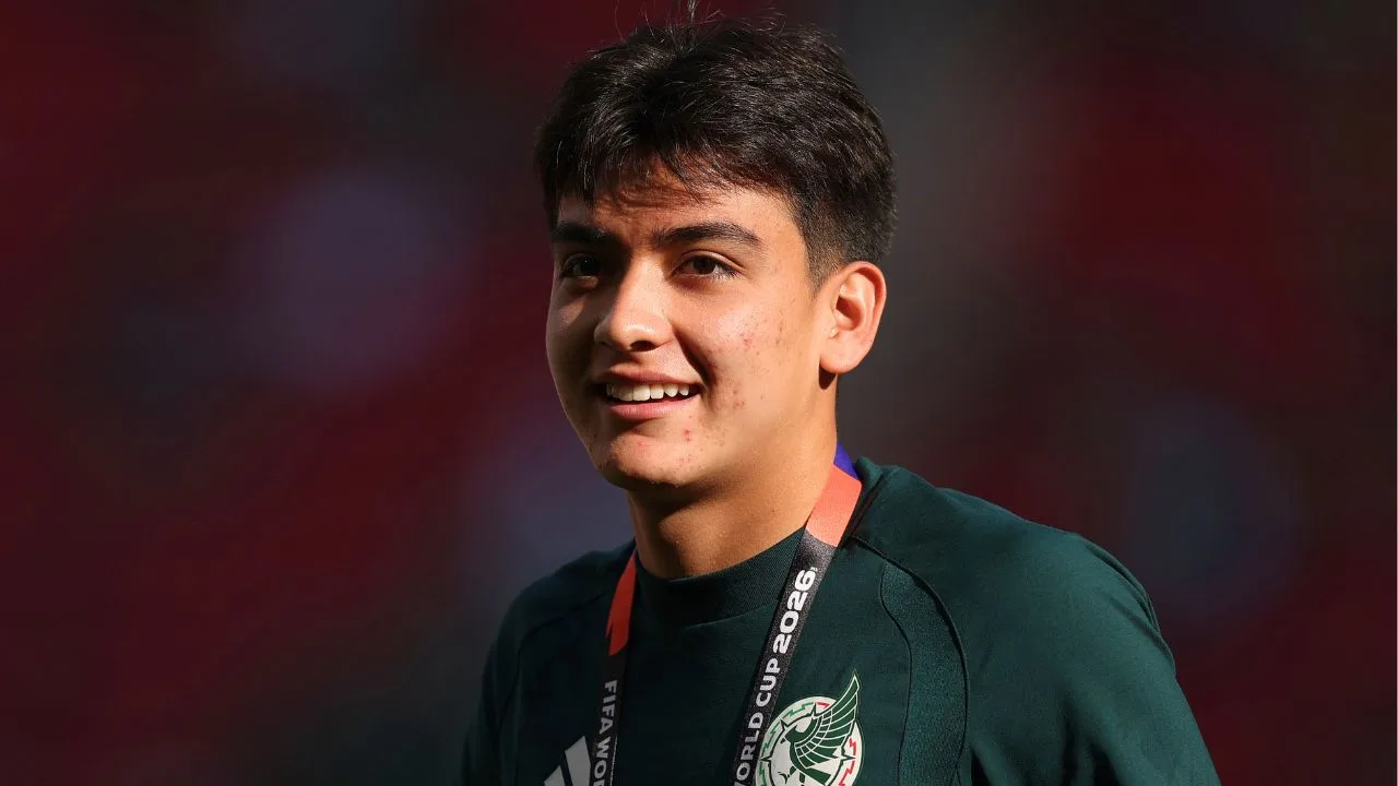 Prestigiosa universidad 'ficha' a Gilberto Mora: qué licenciatura estudiará la joya de la Selección Mexicana.
