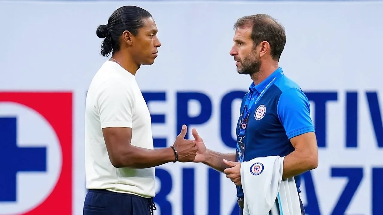 Joel Huiqui e Iván Alonso.