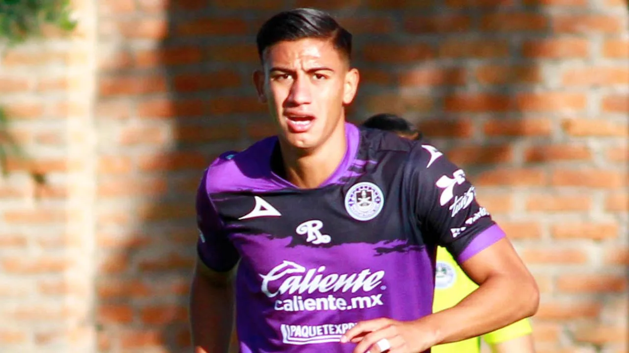 Fue joya de la Selección Mexicana, jugó en el desaparecido Mazatlán y hoy se gana la vida como chalán: José Ríos.