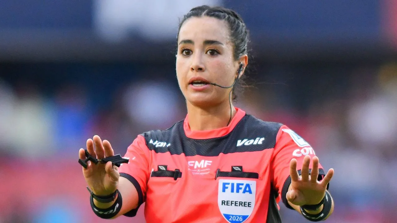 Katia Itzel García rompe el silencio y responde con todo al 'hate' tras polémica en el Querétaro vs Tigres.