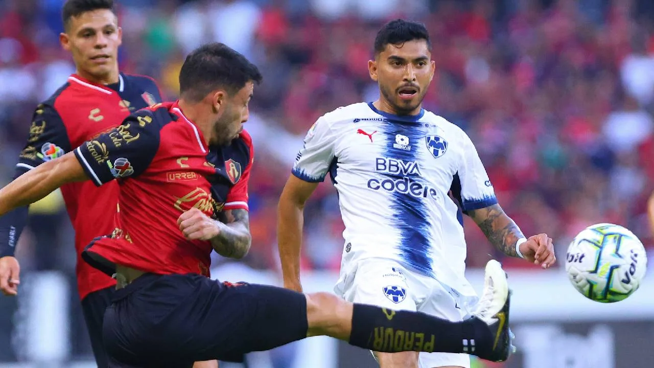 Orbelín Pineda sufrió una dura lesión ante Atlas.