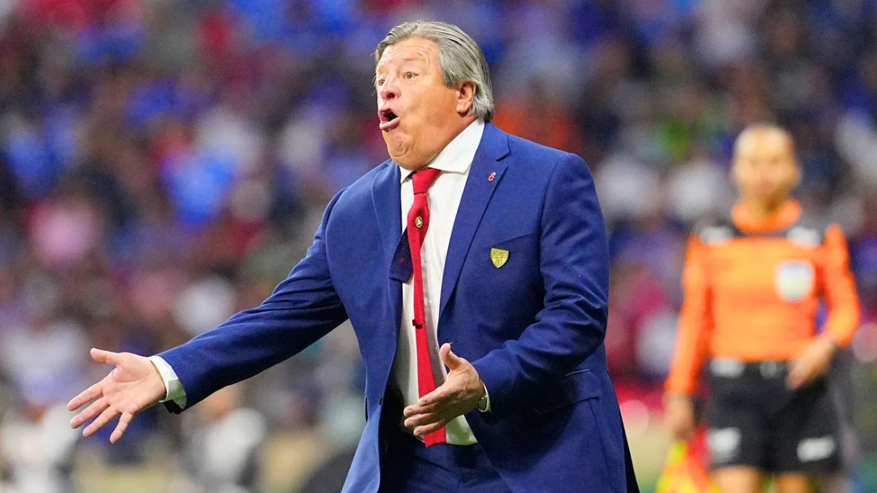 Así festejó Miguel Herrera los goles del Atlante vs Cruz Azul.