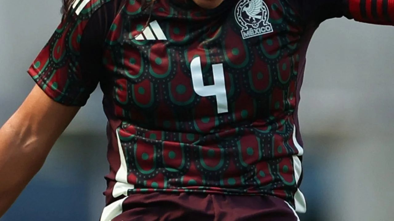 Es joya de la Selección Mexicana, jugó con Monterrey y está a punto de fichar con Manchester United.