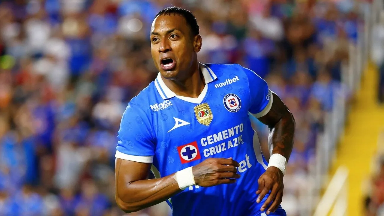 River Plate ahora va por Willer Ditta, pero esta la millonaria cifra que tendría que pagarle a Cruz Azul.